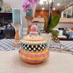 MacKenzie-Childs Odd Fellows Taylor 9” Majolica Covered JarCanister Vintage Rare